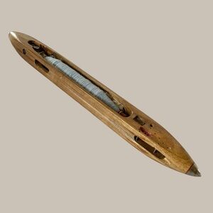 Vintage Collectible Wood Weaving Flying Boat Shuttle & Thread Bobbin Jowett Bros